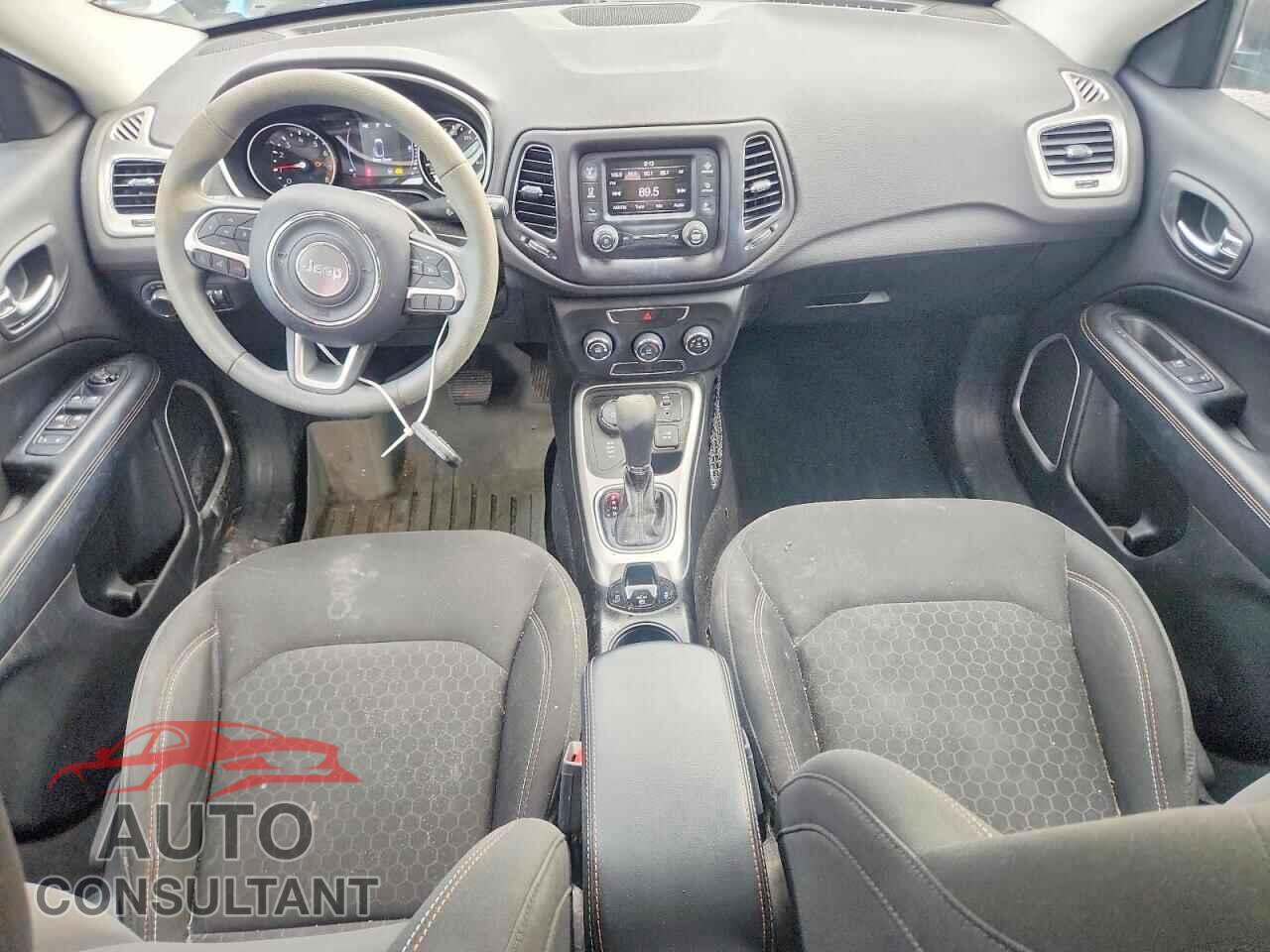 JEEP COMPASS 2018 - 3C4NJDAB9JT478819