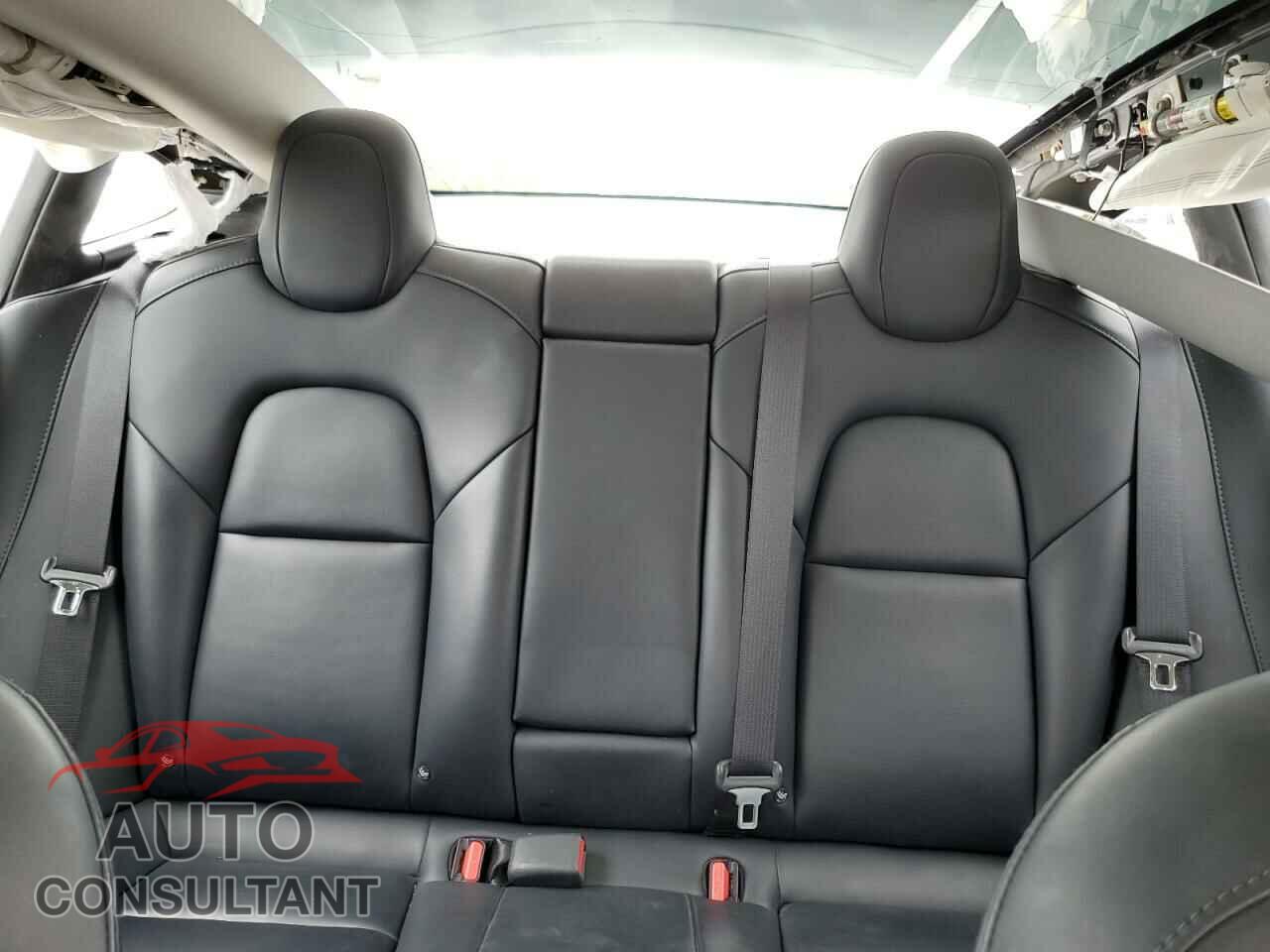 TESLA MODEL 3 2018 - 5YJ3E1EA1JF157335