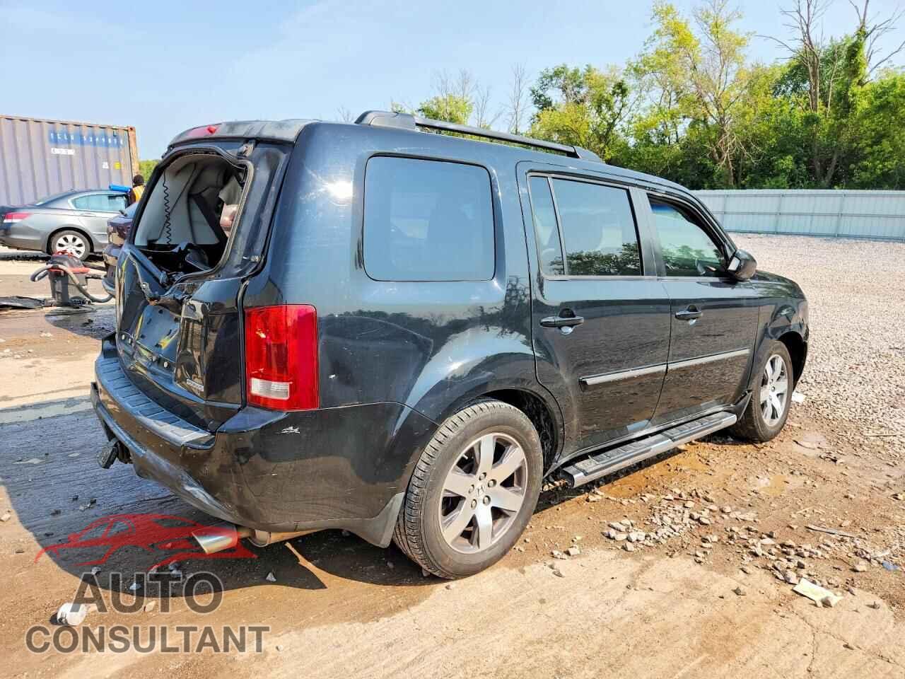 HONDA PILOT 2015 - 5FNYF3H90FB013900