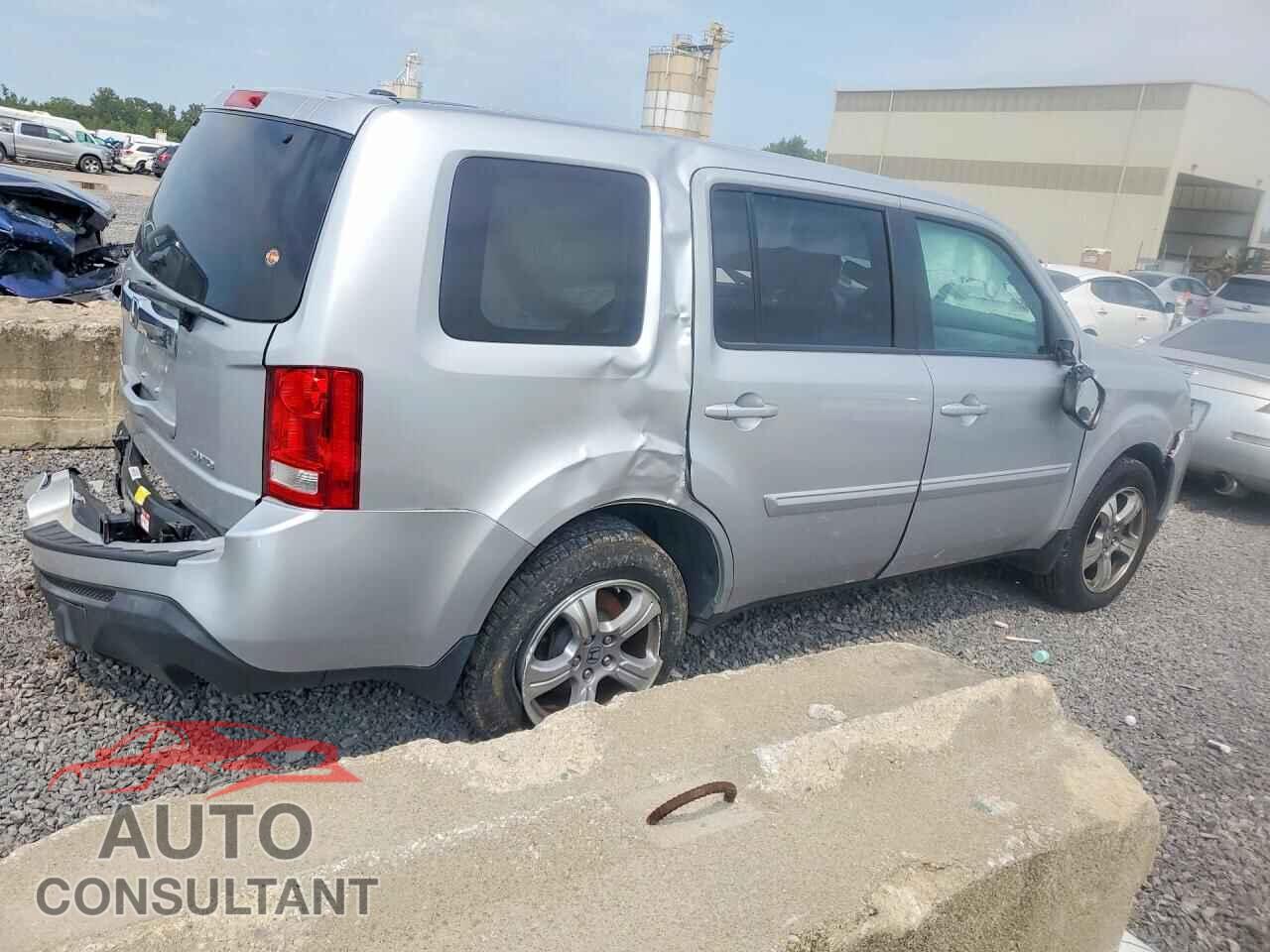 HONDA PILOT 2013 - 5FNYF4H64DB043894