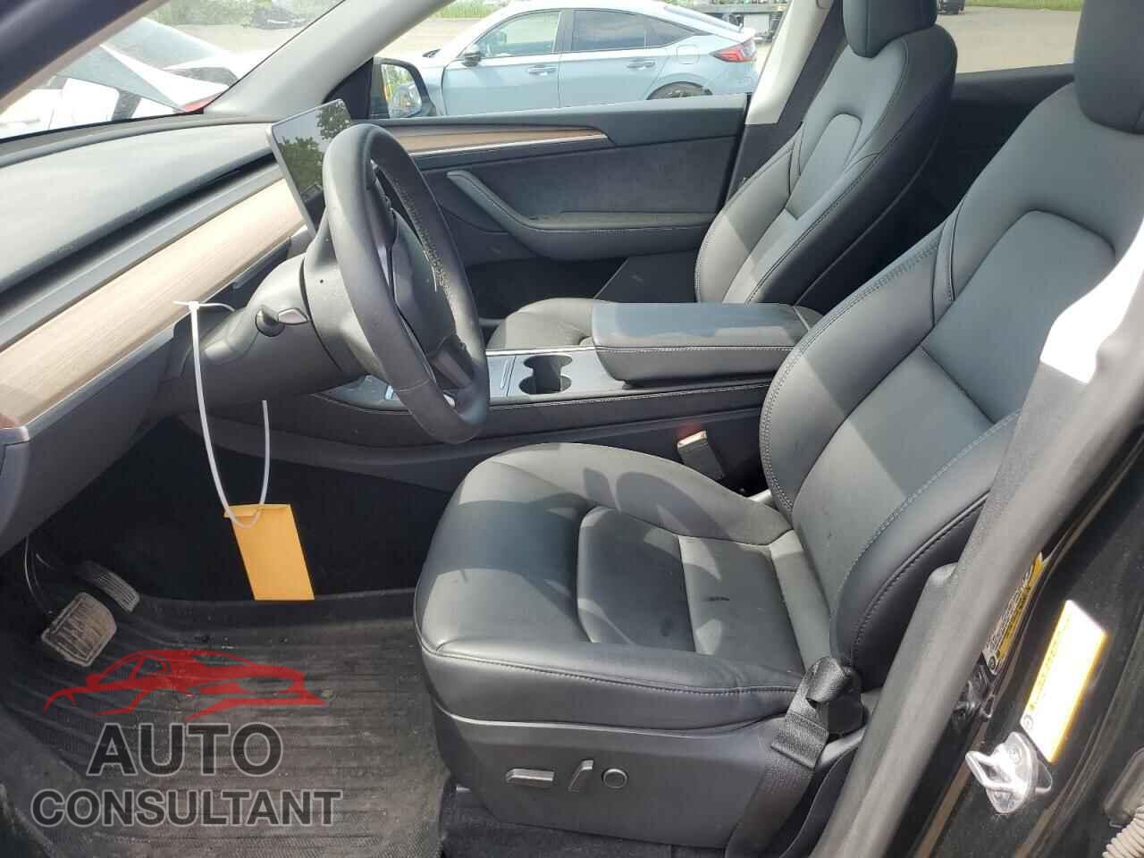 TESLA MODEL Y 2024 - 7SAYGDEE2RF012419