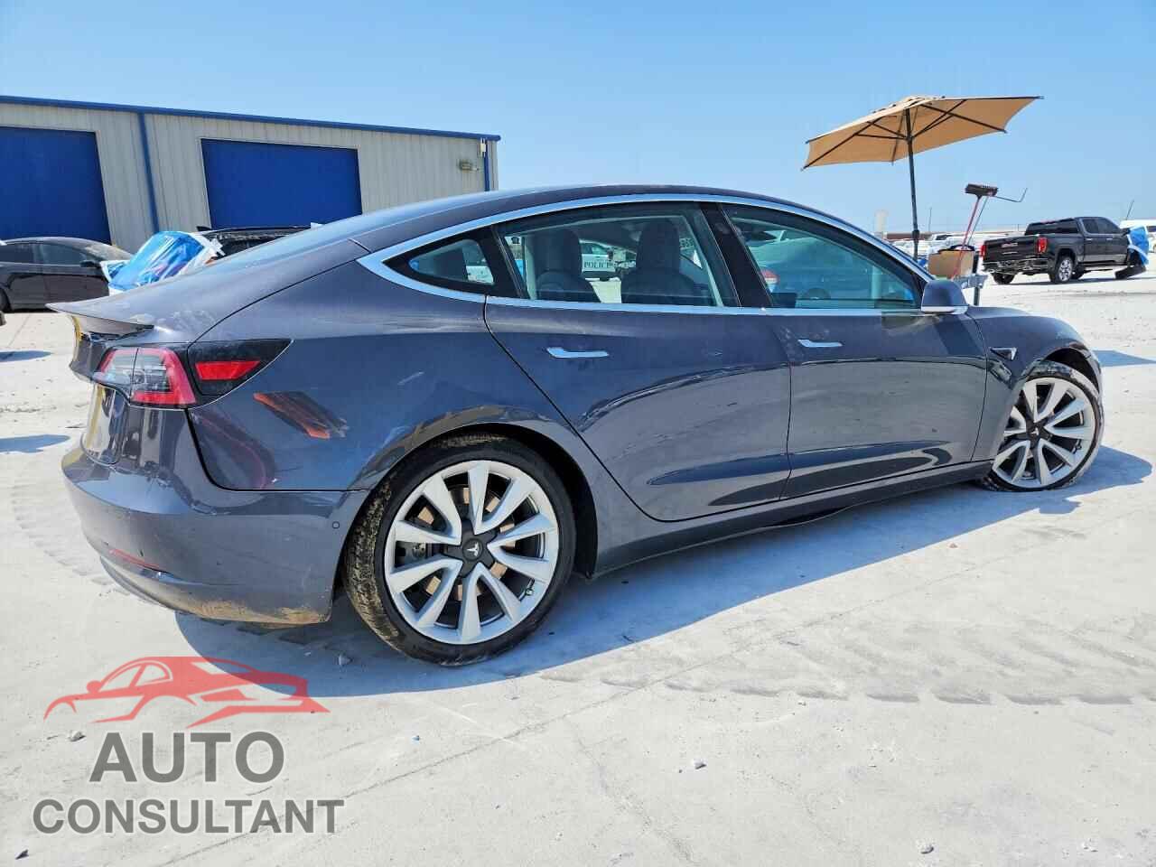 TESLA MODEL 3 2018 - 5YJ3E1EA5JF024013