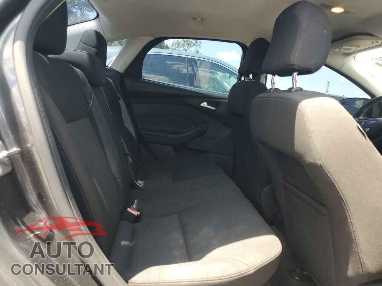 FORD FOCUS 2015 - 1FADP3F27FL201883