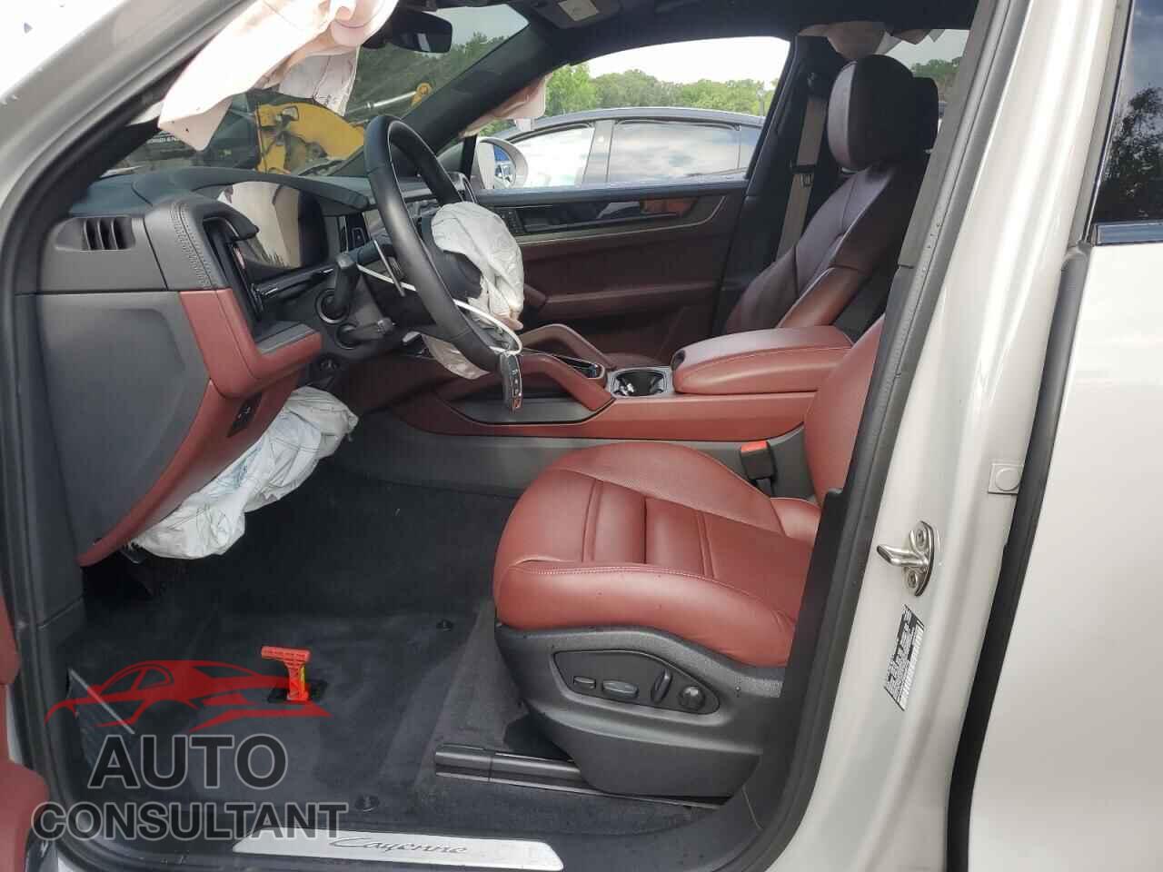 PORSCHE CAYENNE 2024 - WP1AA2AY2RDA05772