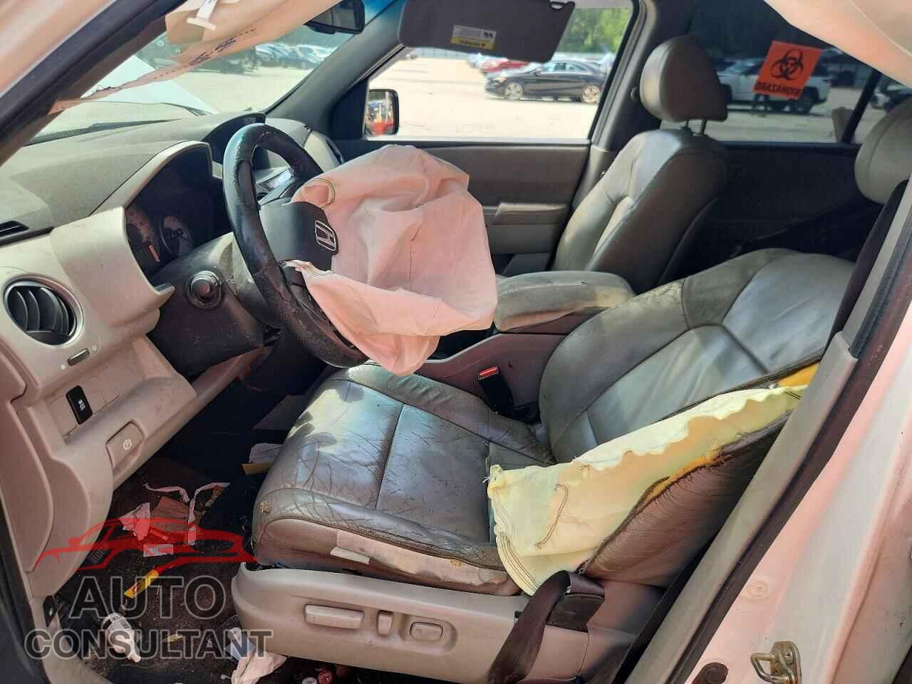 HONDA PILOT 2015 - 5FNYF4H51FB063787