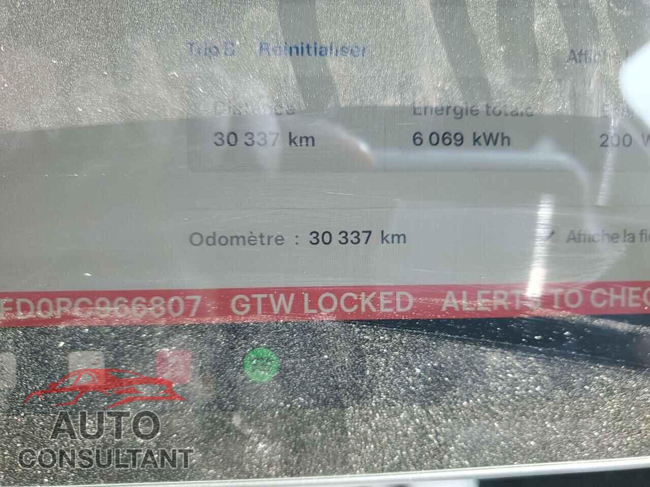 TESLA MODEL Y 2023 - LRWYGDFD0PC966807