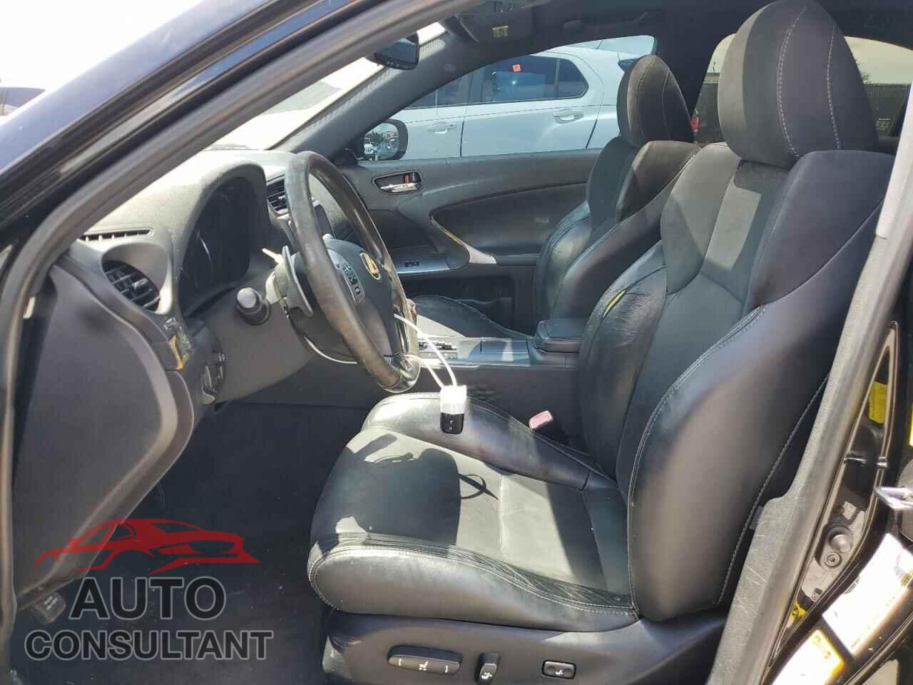 LEXUS IS 2011 - JTHBF5C24B5138341