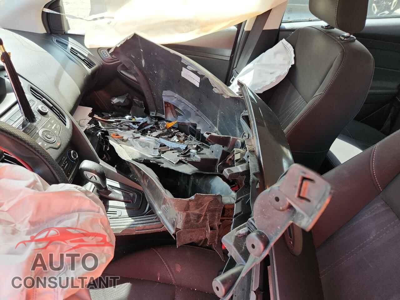 FORD FOCUS 2016 - 1FADP3E22GL374097