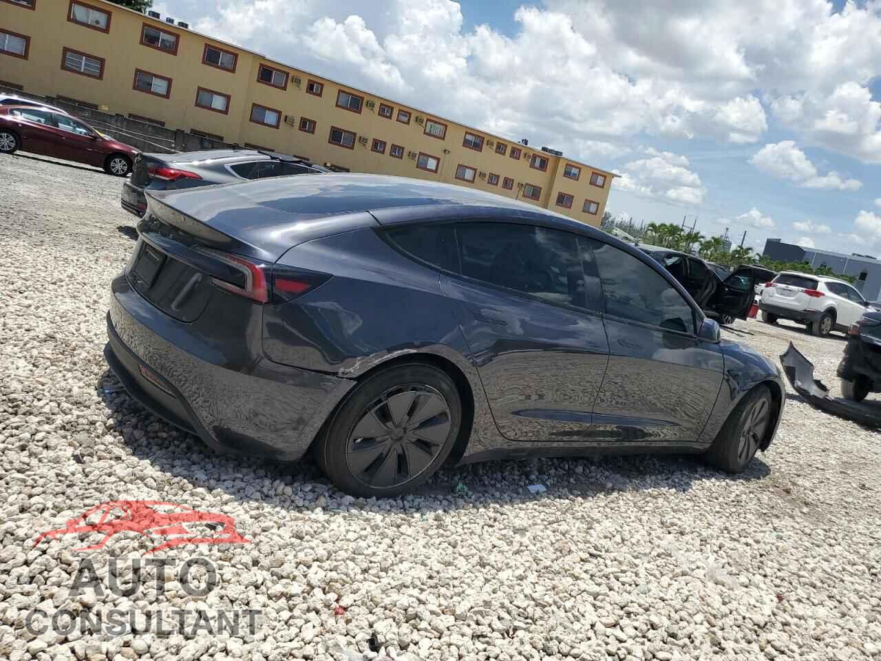 TESLA MODEL 3 2024 - 5YJ3E1EA5RF756184