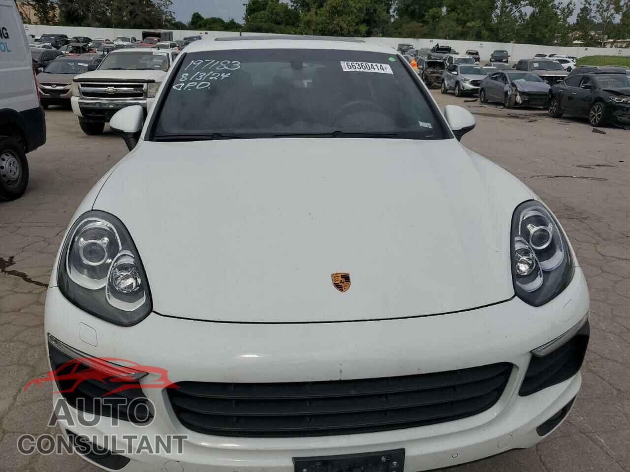 PORSCHE CAYENNE 2017 - WP1AA2A21HKA85619