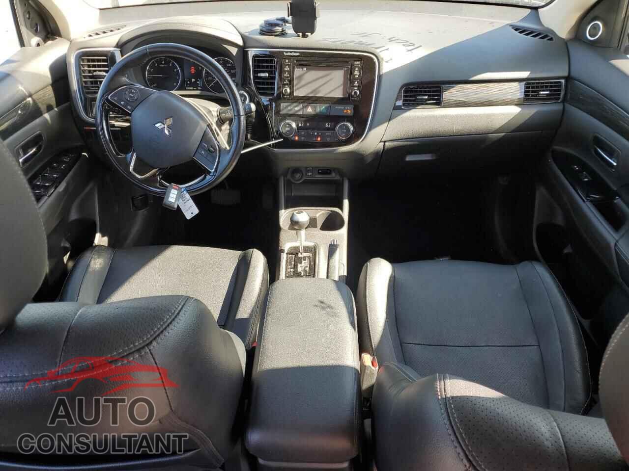 MITSUBISHI OUTLANDER 2016 - JA4AD3A32GZ011097