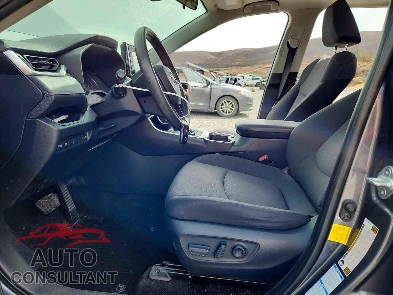 TOYOTA RAV4 2019 - JTMP1RFV7KD027727