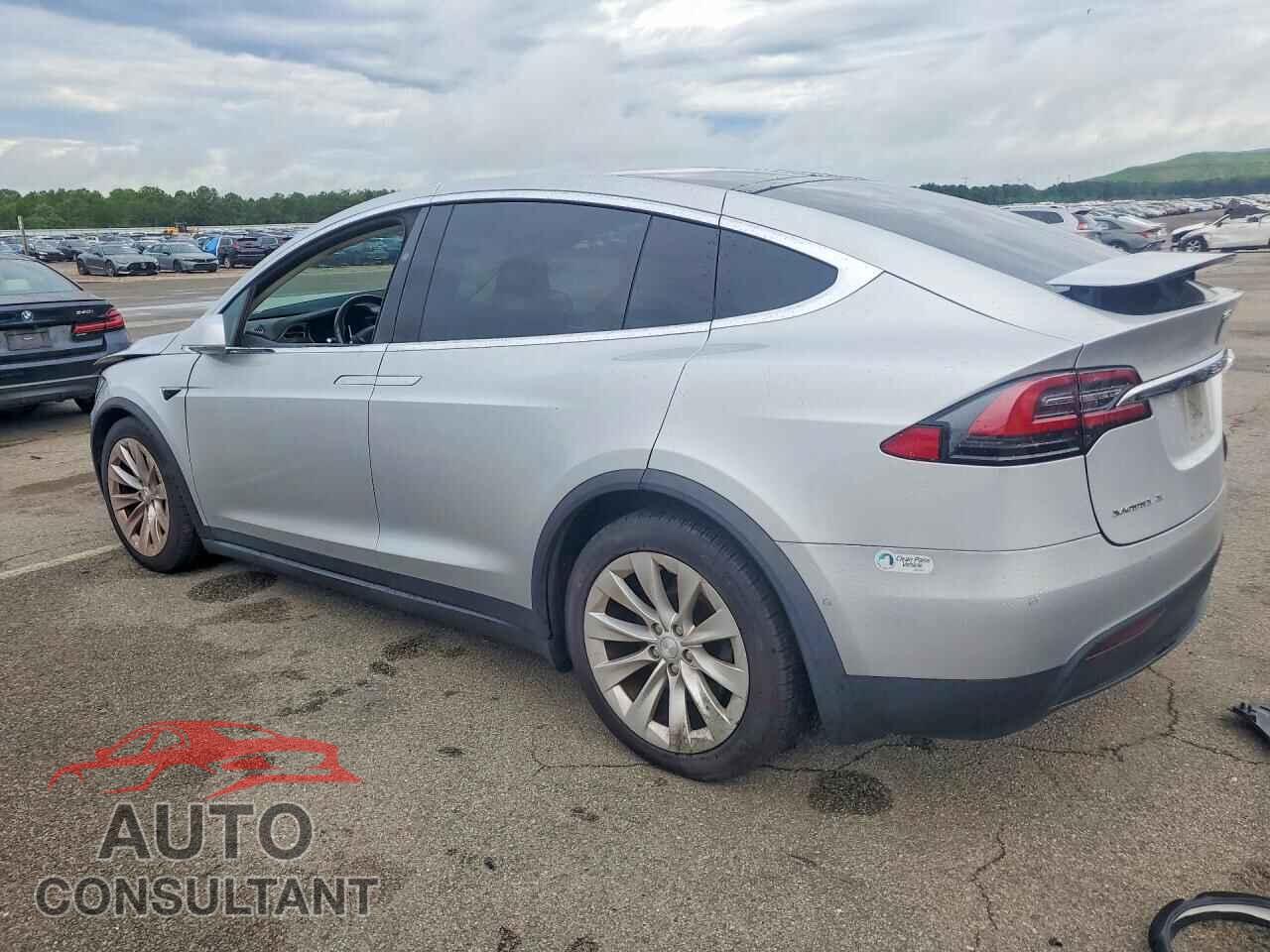 TESLA MODEL X 2017 - 5YJXCDE25HF035640