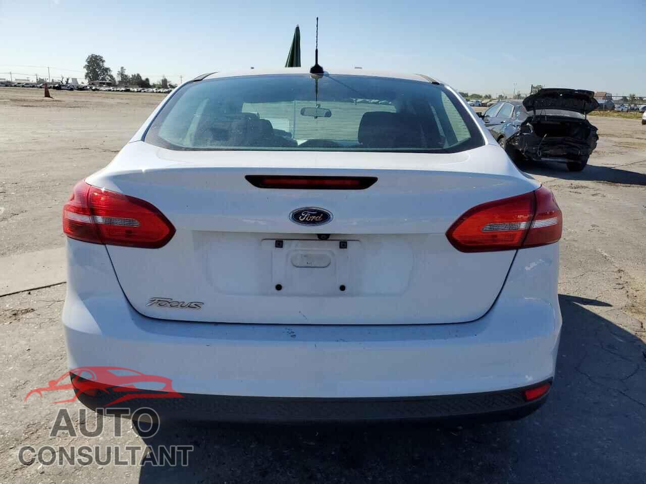 FORD FOCUS 2016 - 1FADP3E24GL247139