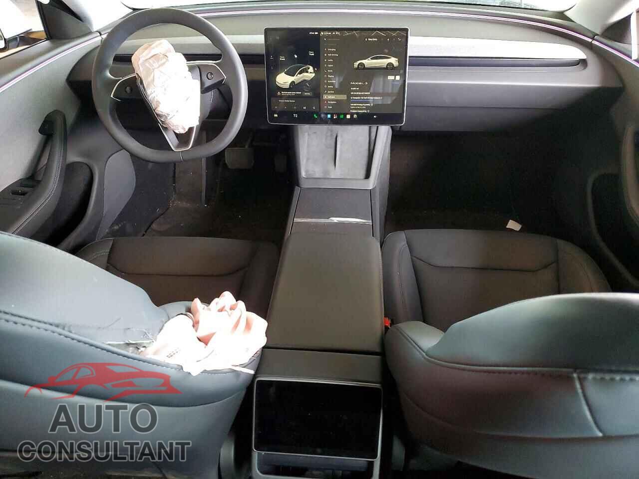 TESLA MODEL 3 2024 - 5YJ3E1EA4RF749579