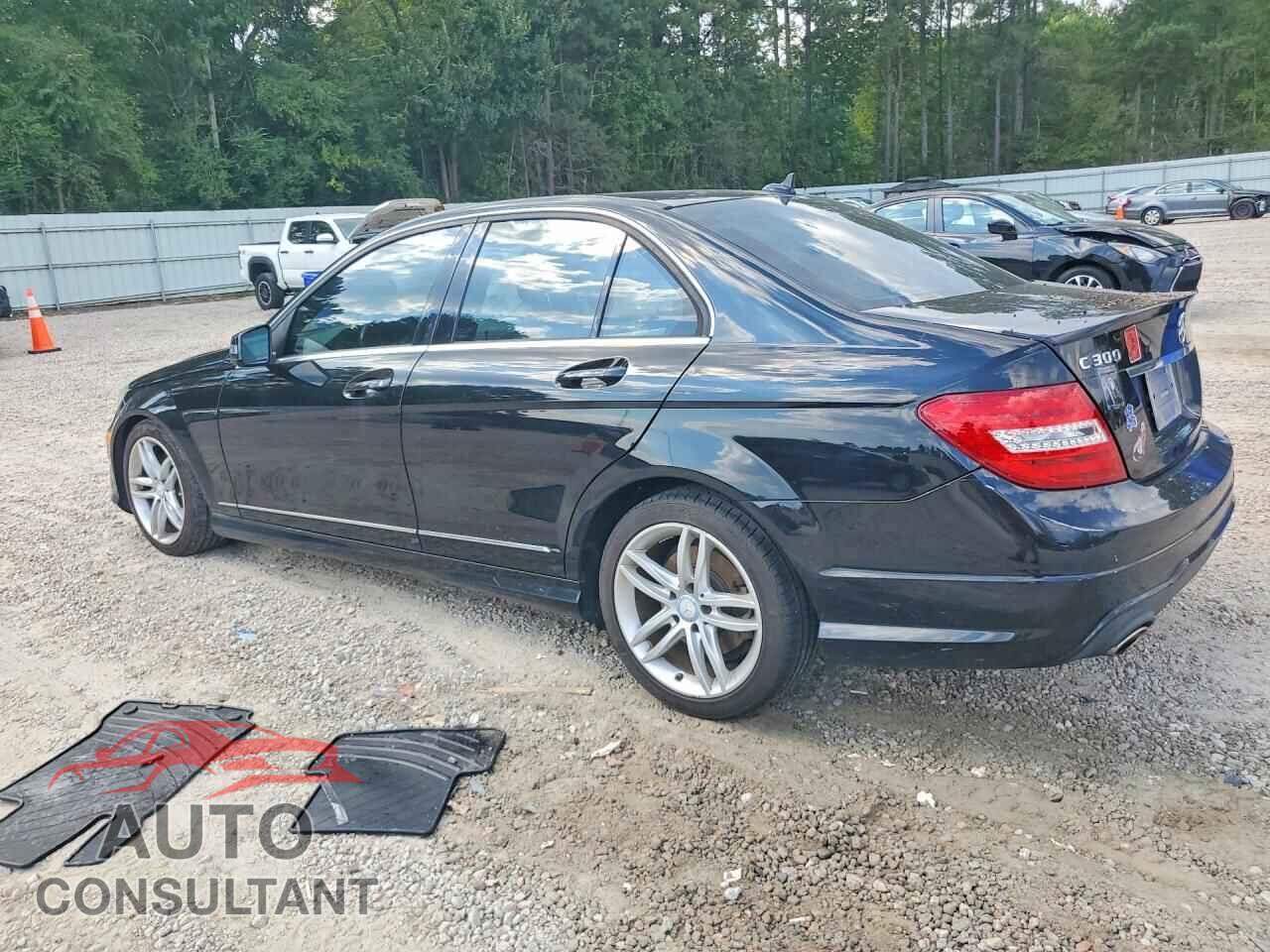 MERCEDES-BENZ C-CLASS 2013 - WDDGF8AB8DG098807