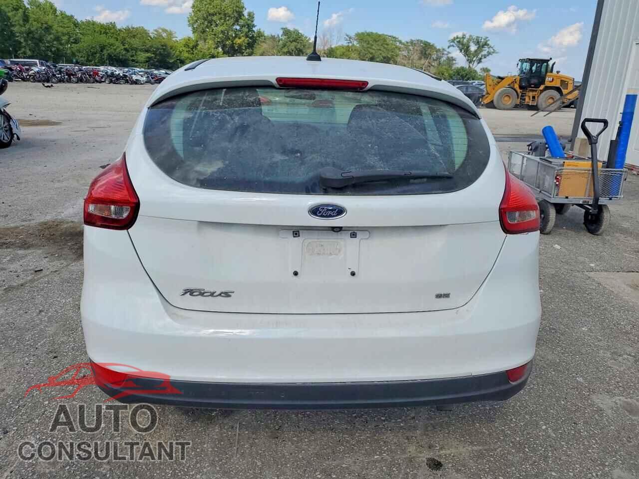 FORD FOCUS 2017 - 1FADP3K29HL247353