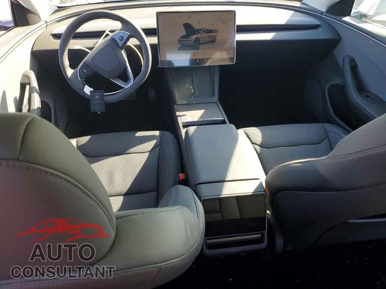 TESLA MODEL 3 2026 - 5YJ3E1EAXTF206437