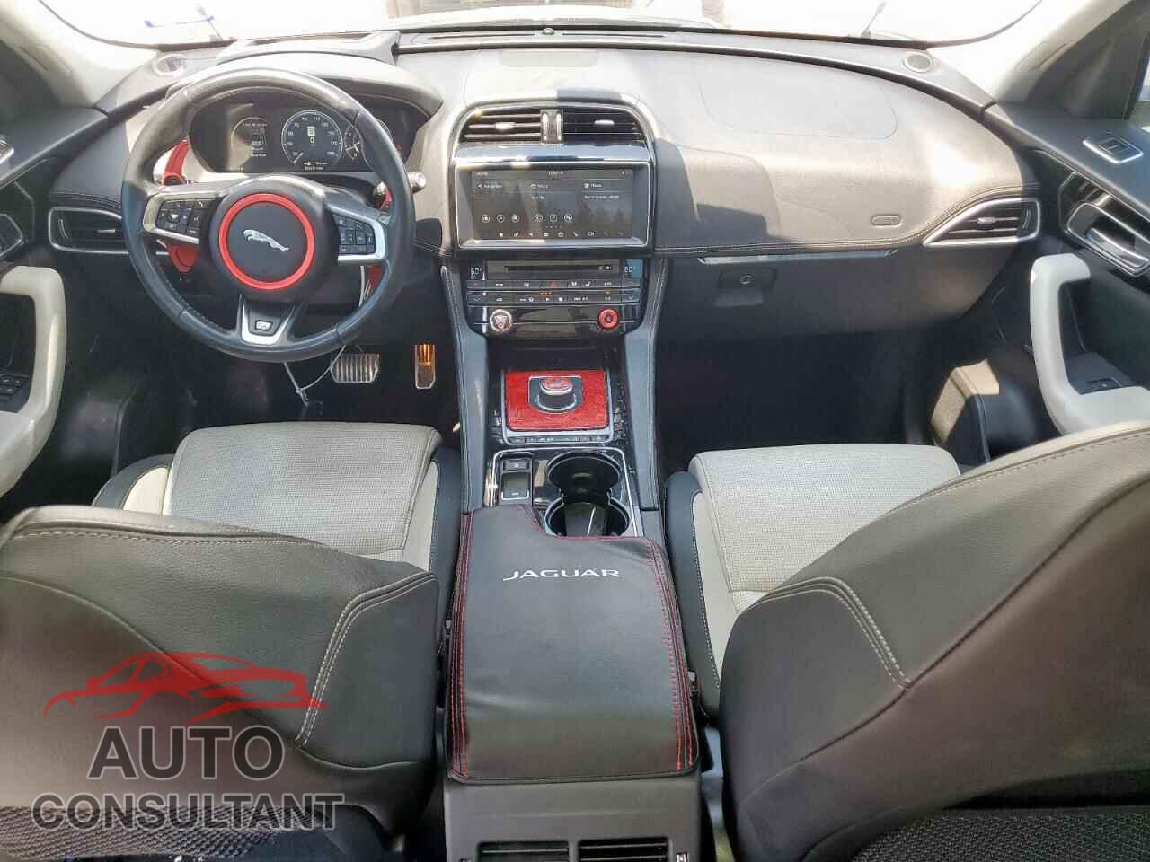 JAGUAR F-PACE 2017 - SADCL2BV5HA070449