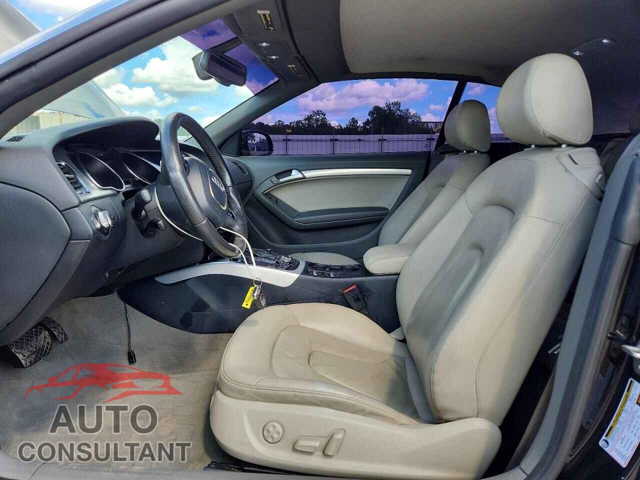 AUDI A5 2011 - WAULFAFH8BN004850