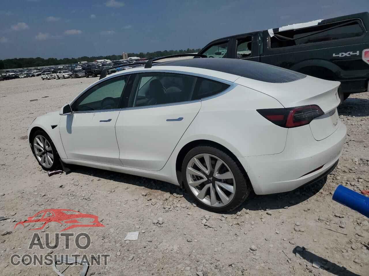 TESLA MODEL 3 2018 - 5YJ3E1EB2JF092455