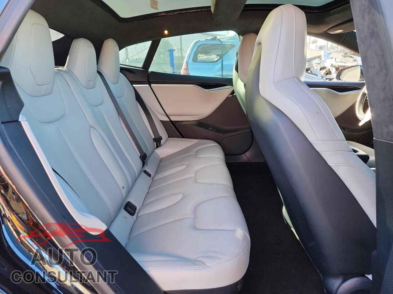TESLA MODEL S 2015 - 5YJSA1E22FF116431