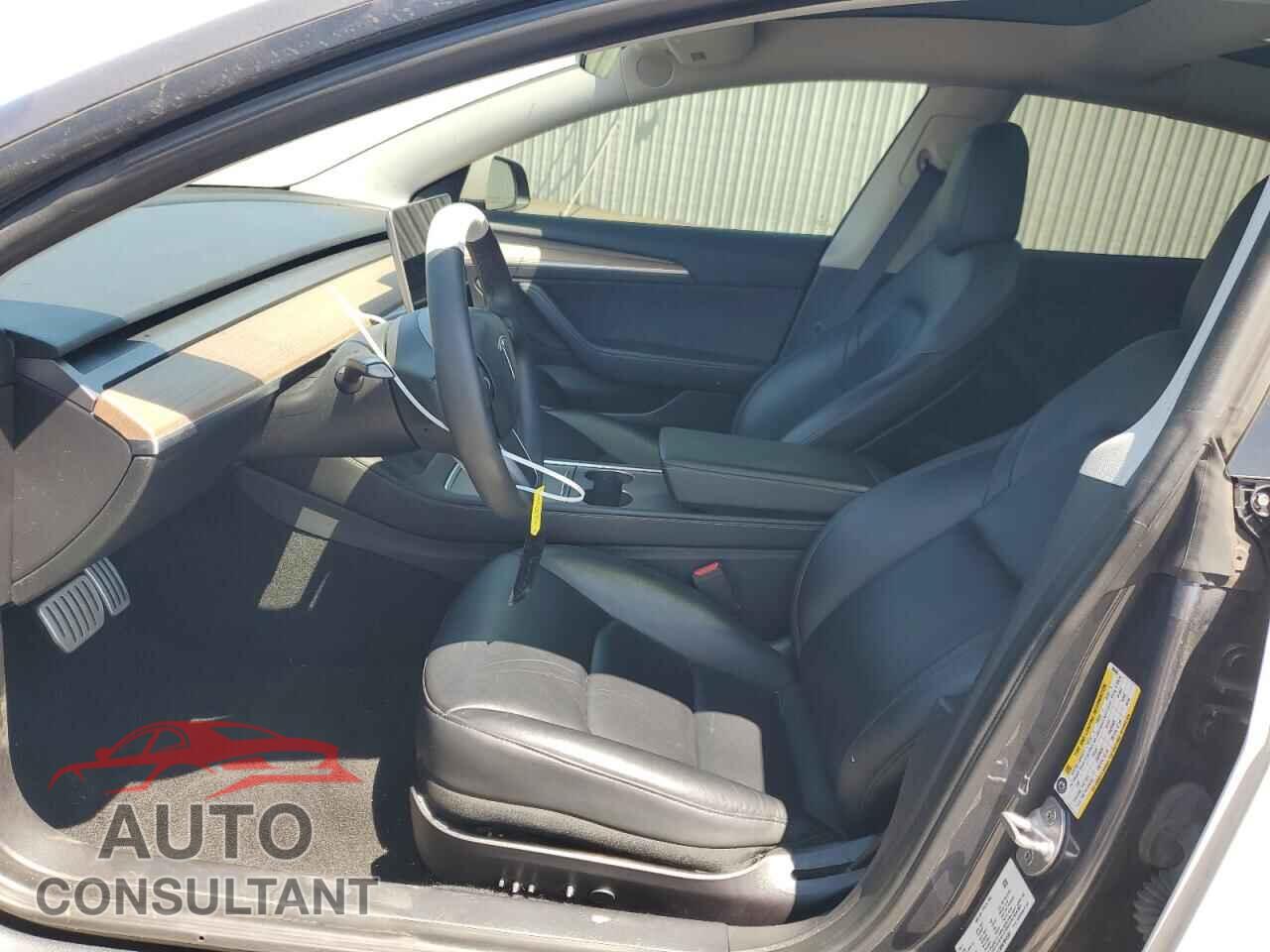 TESLA MODEL 3 2021 - 5YJ3E1EC8MF990586
