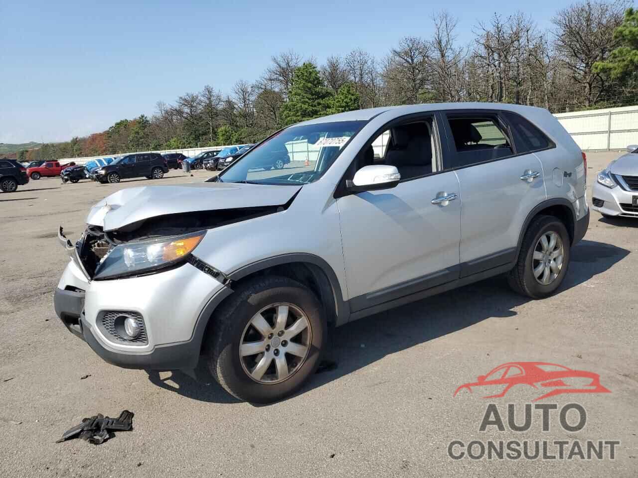 KIA SORENTO 2013 - 5XYKT3A11DG377929