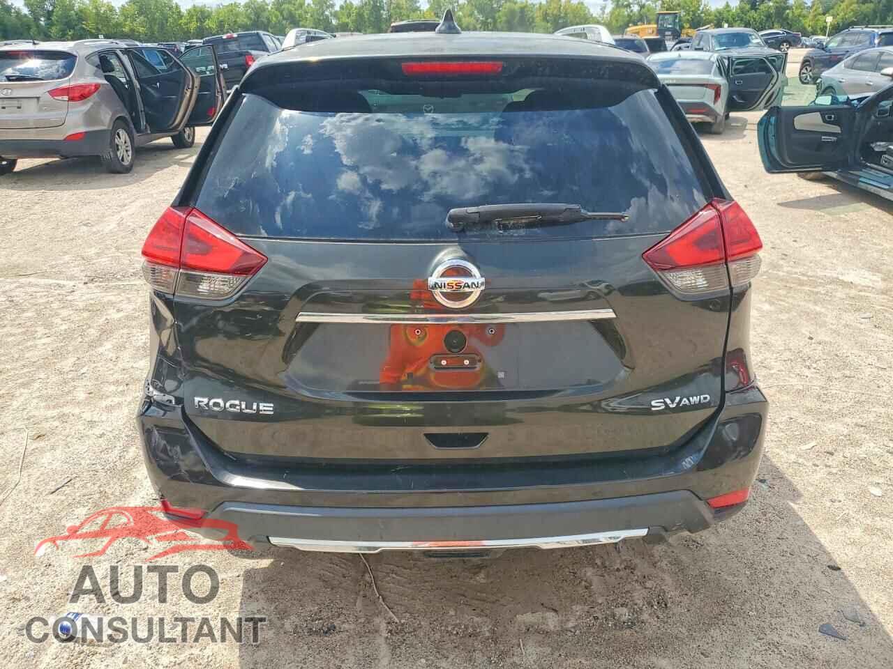 NISSAN ROGUE 2017 - KNMAT2MV2HP573319