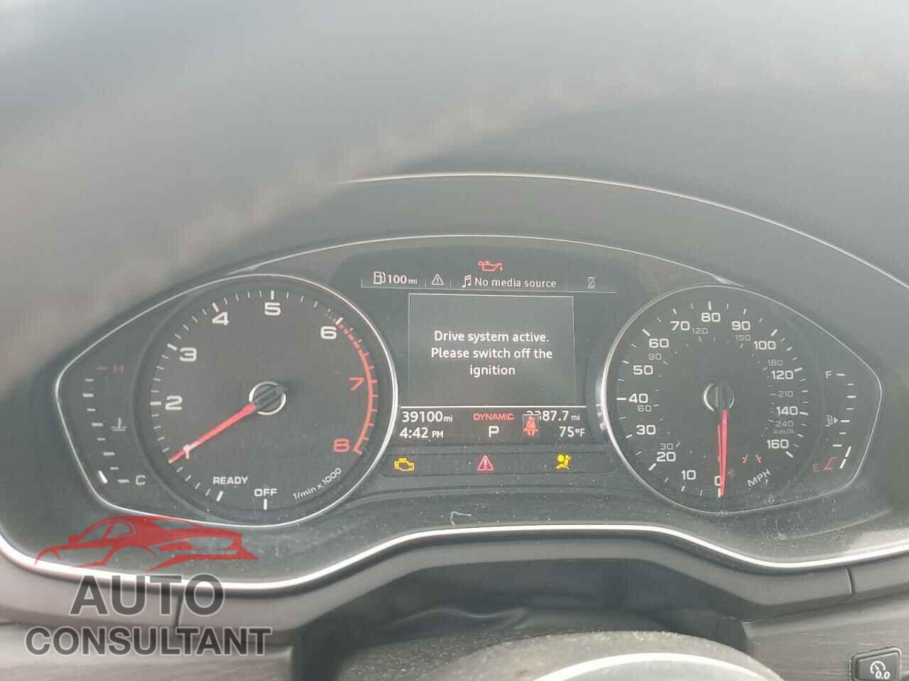 AUDI A4 2021 - WAUDAAF47MN010948