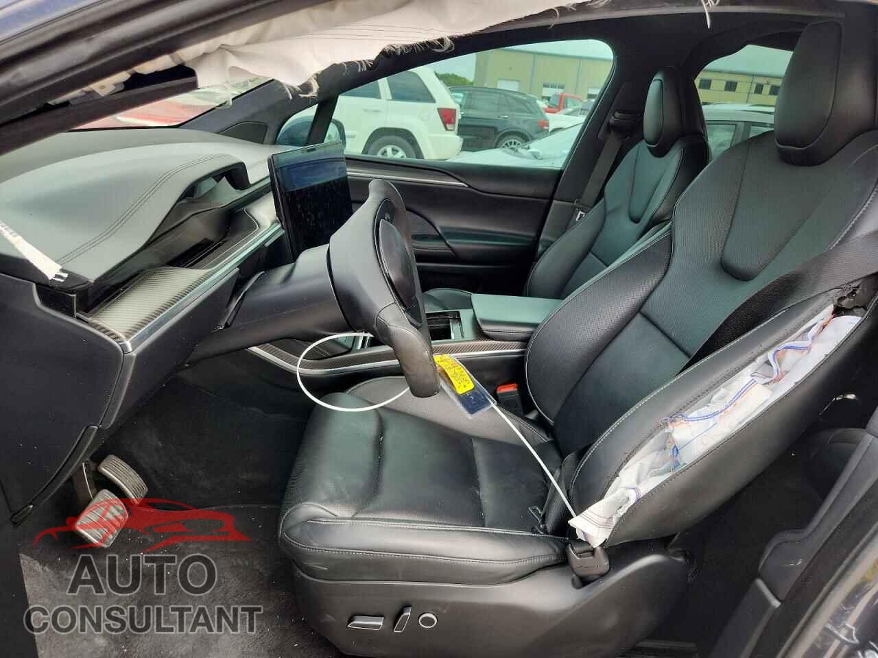 TESLA MODEL X 2023 - 7SAXCBE60PF372421
