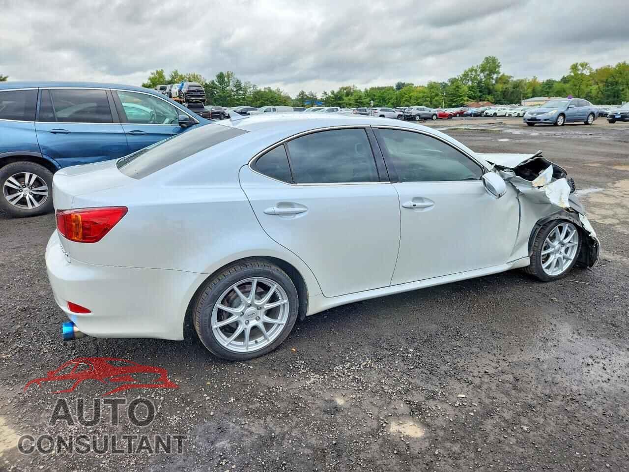 LEXUS IS 2009 - JTHCK262995033041