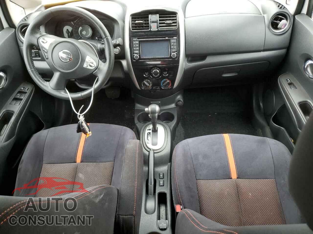 NISSAN VERSA 2018 - 3N1CE2CP5JL360424