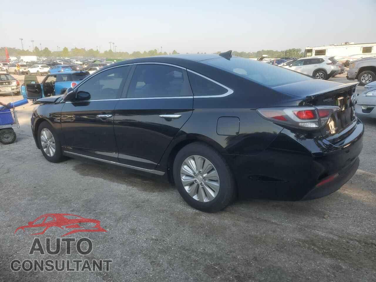 HYUNDAI SONATA 2017 - KMHE24L19HA048075