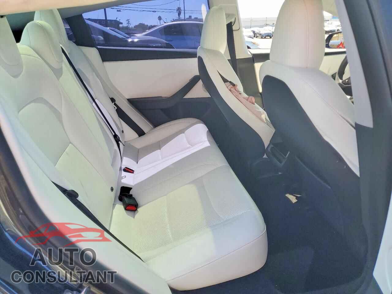 TESLA MODEL 3 2024 - 5YJ3E1EA2RF815448