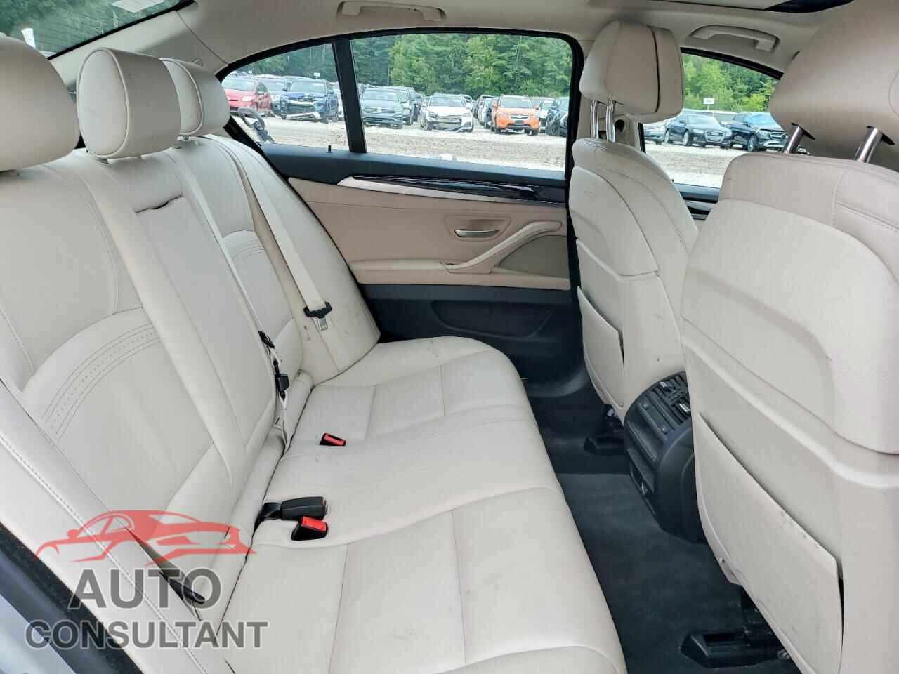 BMW 5 SERIES 2014 - WBAFV3C51ED686048