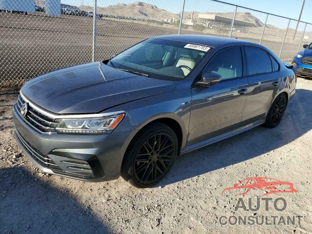 VOLKSWAGEN PASSAT 2018 - 1VWAA7A34JC012040