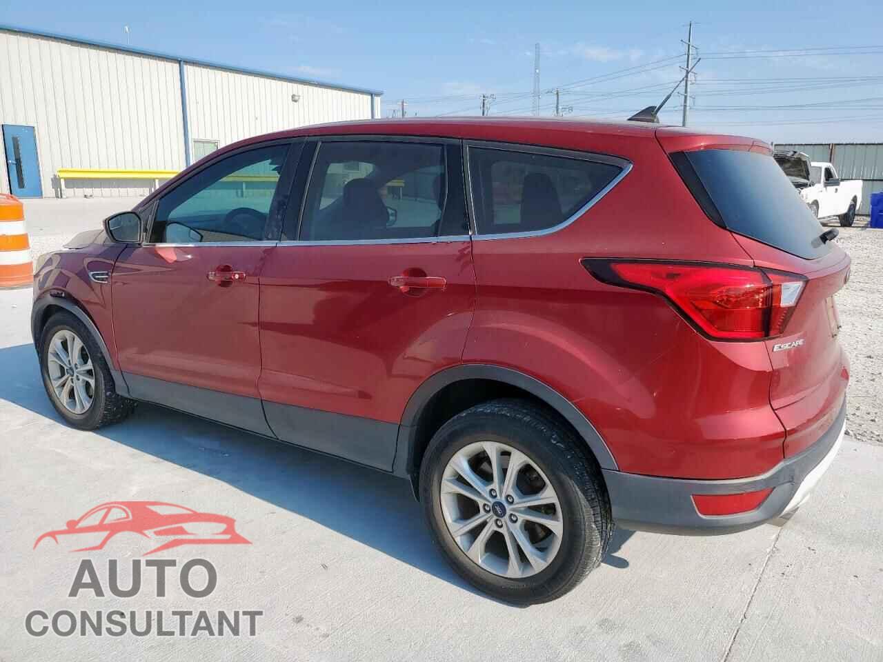 FORD ESCAPE 2019 - 1FMCU0GD8KUB34465