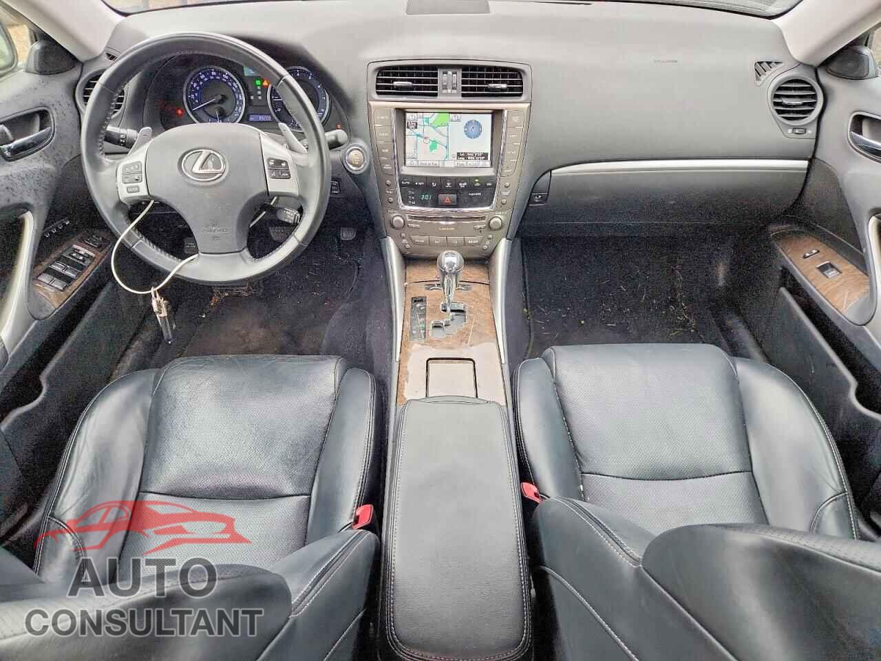 LEXUS IS 2011 - JTHCF5C22B5049016