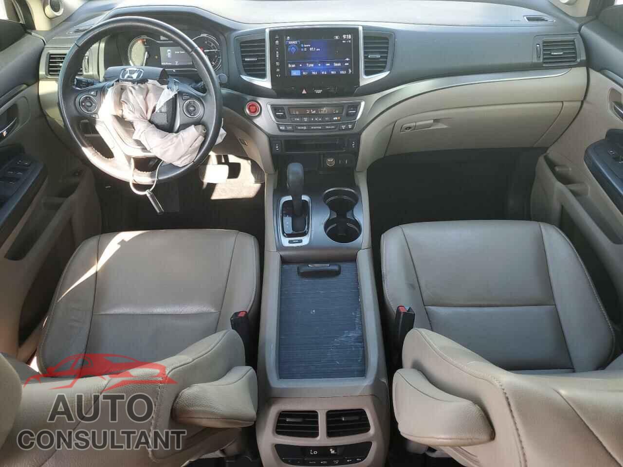 HONDA PILOT 2018 - 5FNYF5H53JB031258