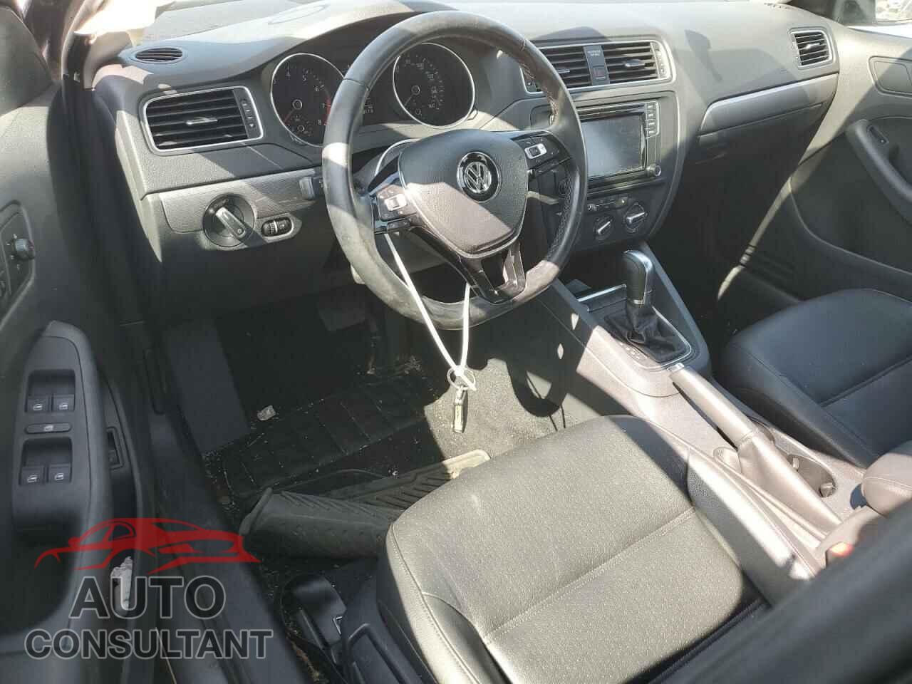 VOLKSWAGEN JETTA 2017 - 3VWDB7AJ8HM366175