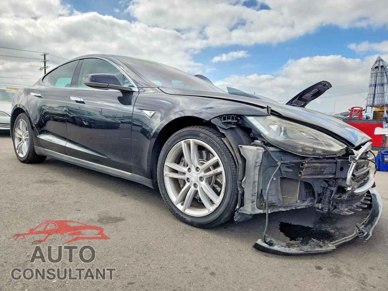 TESLA MODEL S 2013 - 5YJSA1CN2DFP28025
