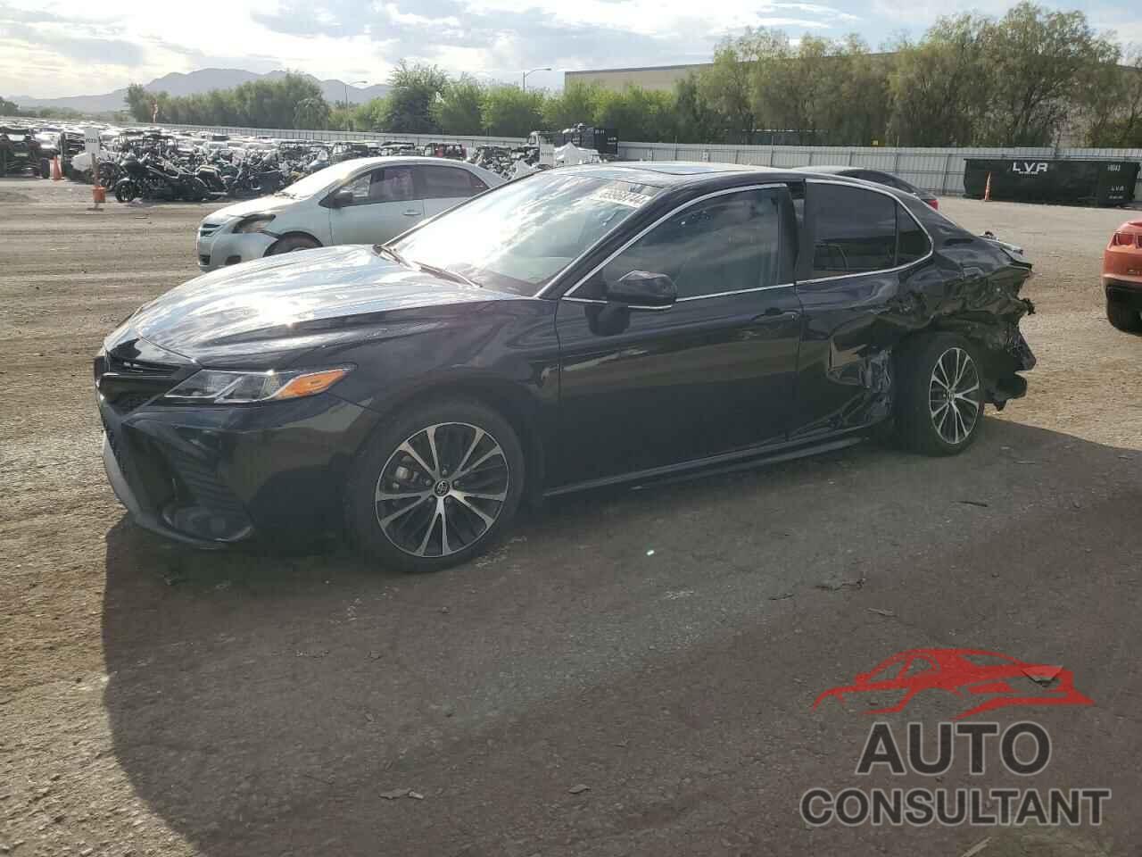 TOYOTA CAMRY 2018 - 4T1B11HK9JU622779