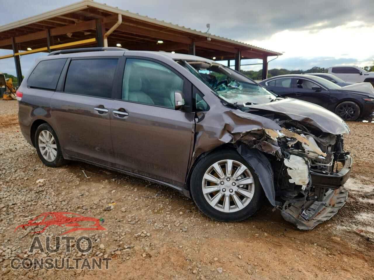 TOYOTA SIENNA 2013 - 5TDYK3DC8DS308474