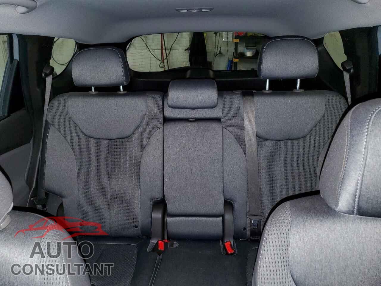 HYUNDAI SANTA FE 2019 - 5NMS3CAD0KH008105
