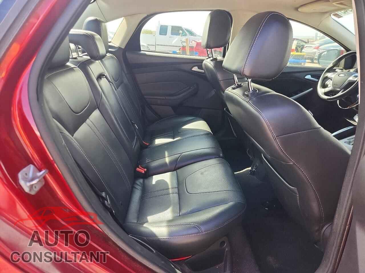 FORD FOCUS 2014 - 1FADP3F22EL110339