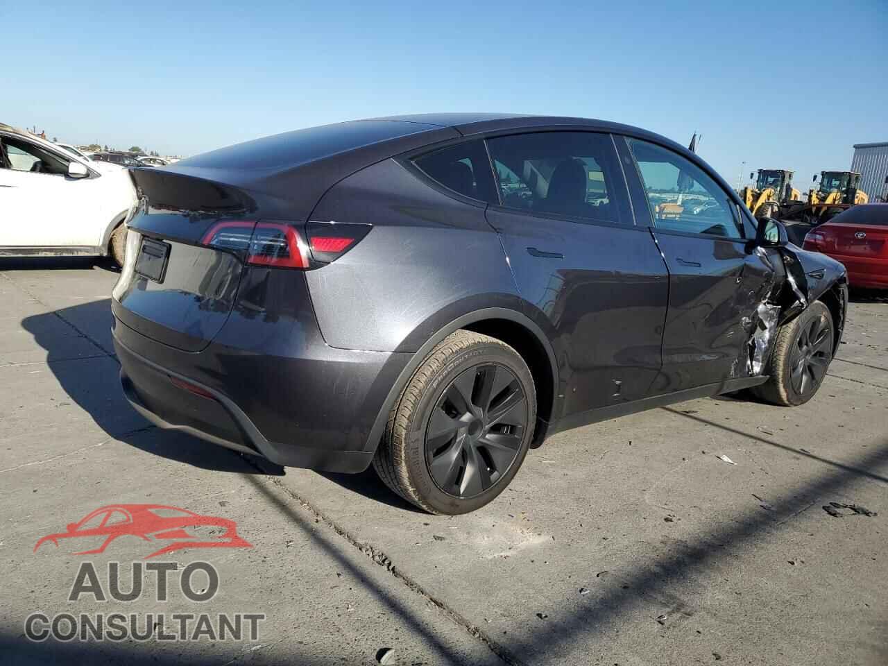 TESLA MODEL Y 2024 - 7SAYGDED4RF123352