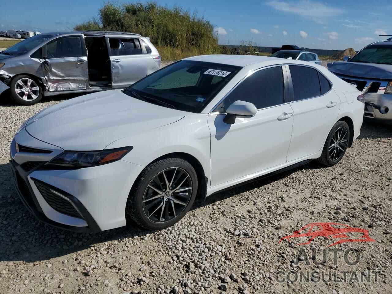 TOYOTA CAMRY 2022 - 4T1G11AK2NU670100
