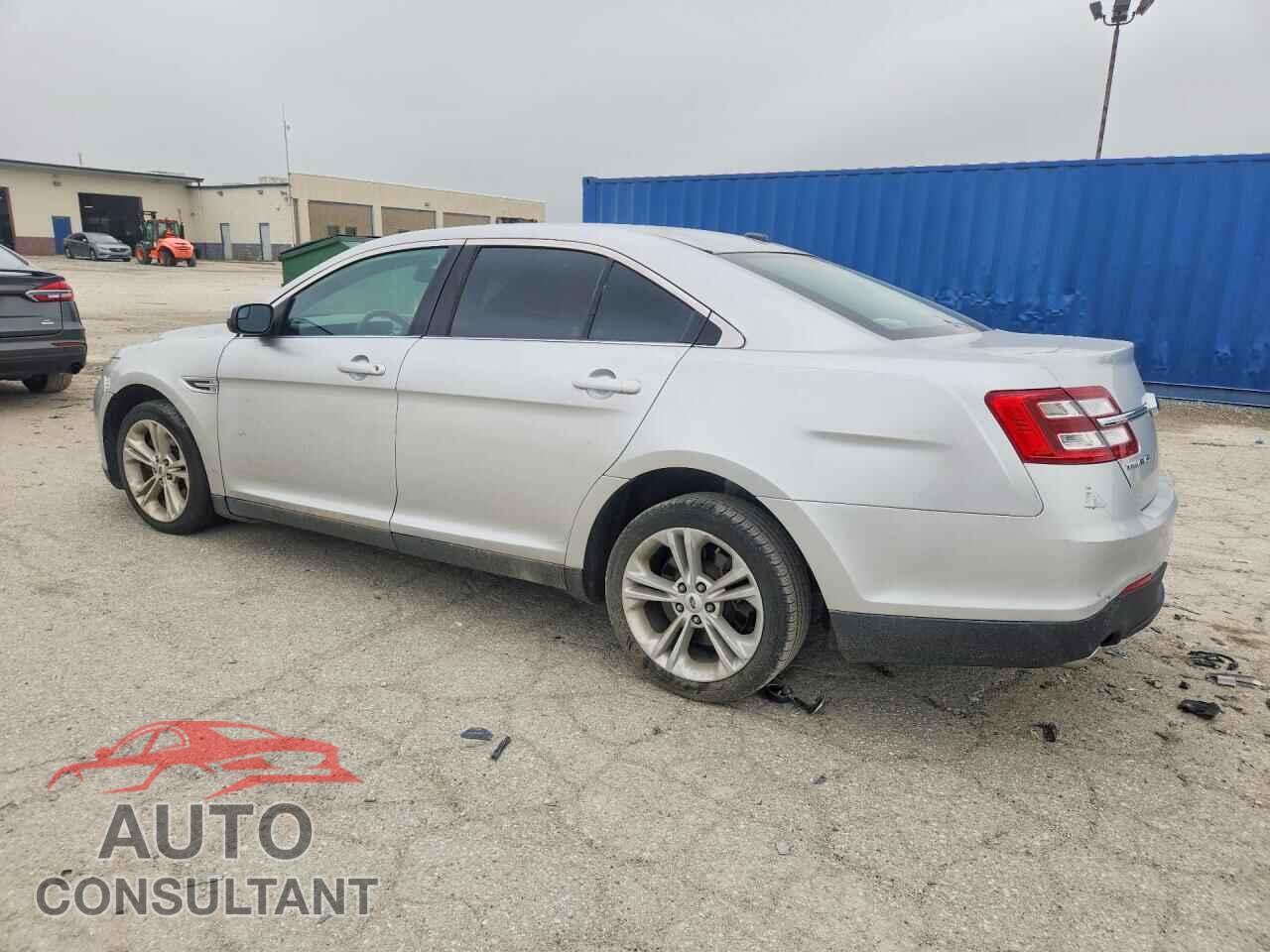 FORD TAURUS 2015 - 1FAHP2H82FG126208