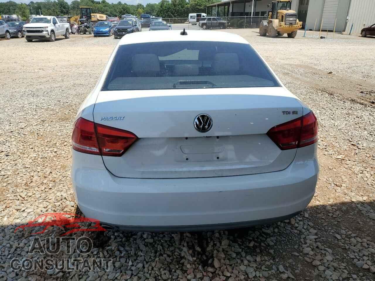 VOLKSWAGEN PASSAT 2014 - 1VWBN7A35EC004527